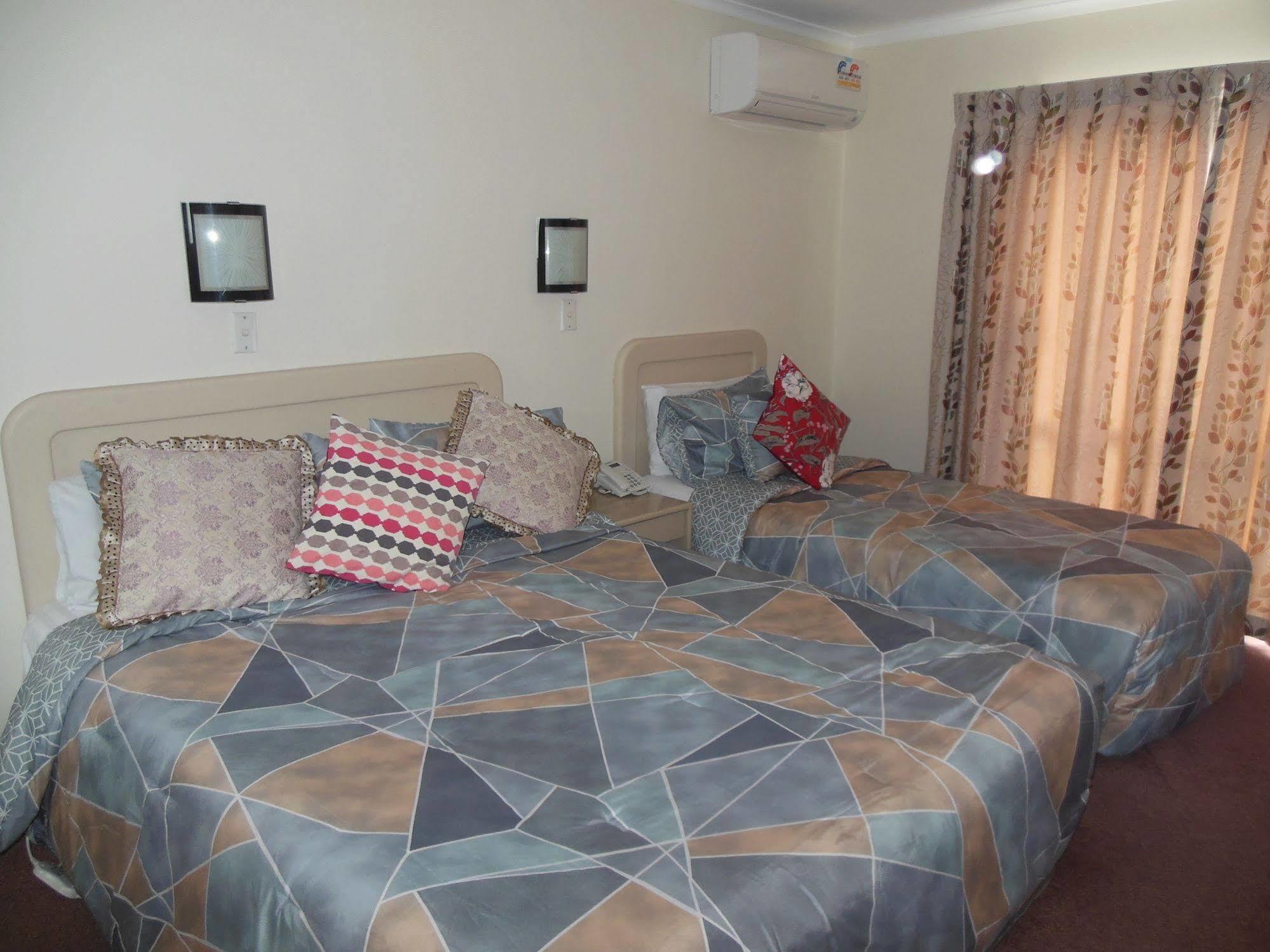 Asure Camelot Arms Motor Lodge Auckland Extérieur photo